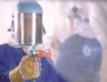 350×350-image chemco applicator spraying paint