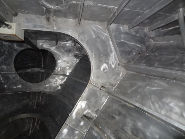 unpainted aluminium void tank internals